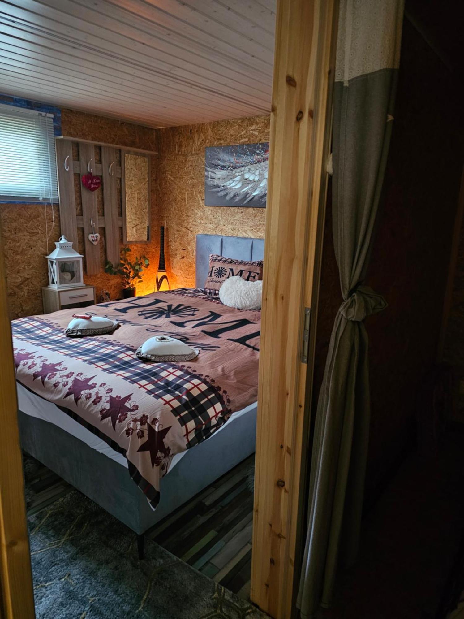 Chez Gigi Bed & Breakfast *